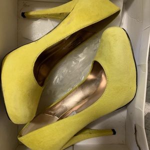 Yellow Steve Madden pumps